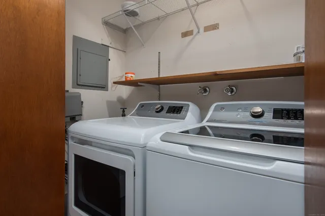 $349,999 | 16 Cardinal Drive, Unit 16, Farmington, CT 06032