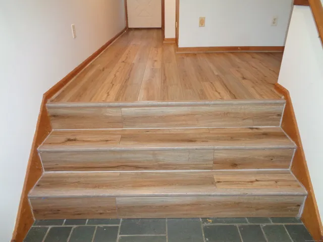 $349,999 | 16 Cardinal Drive, Unit 16, Farmington, CT 06032