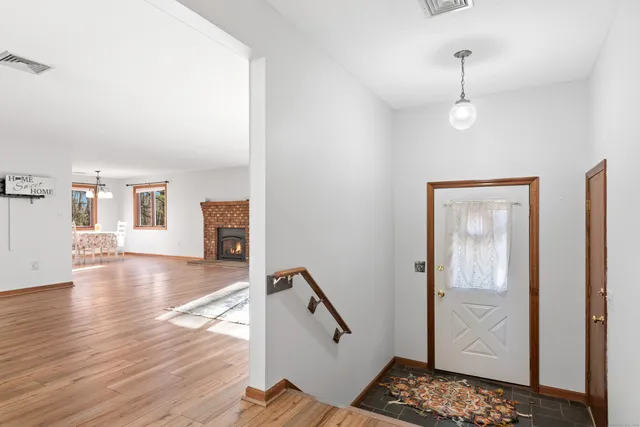 $349,999 | 16 Cardinal Drive, Unit 16, Farmington, CT 06032