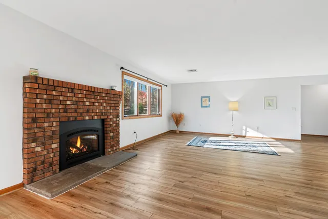 $349,999 | 16 Cardinal Drive, Unit 16, Farmington, CT 06032