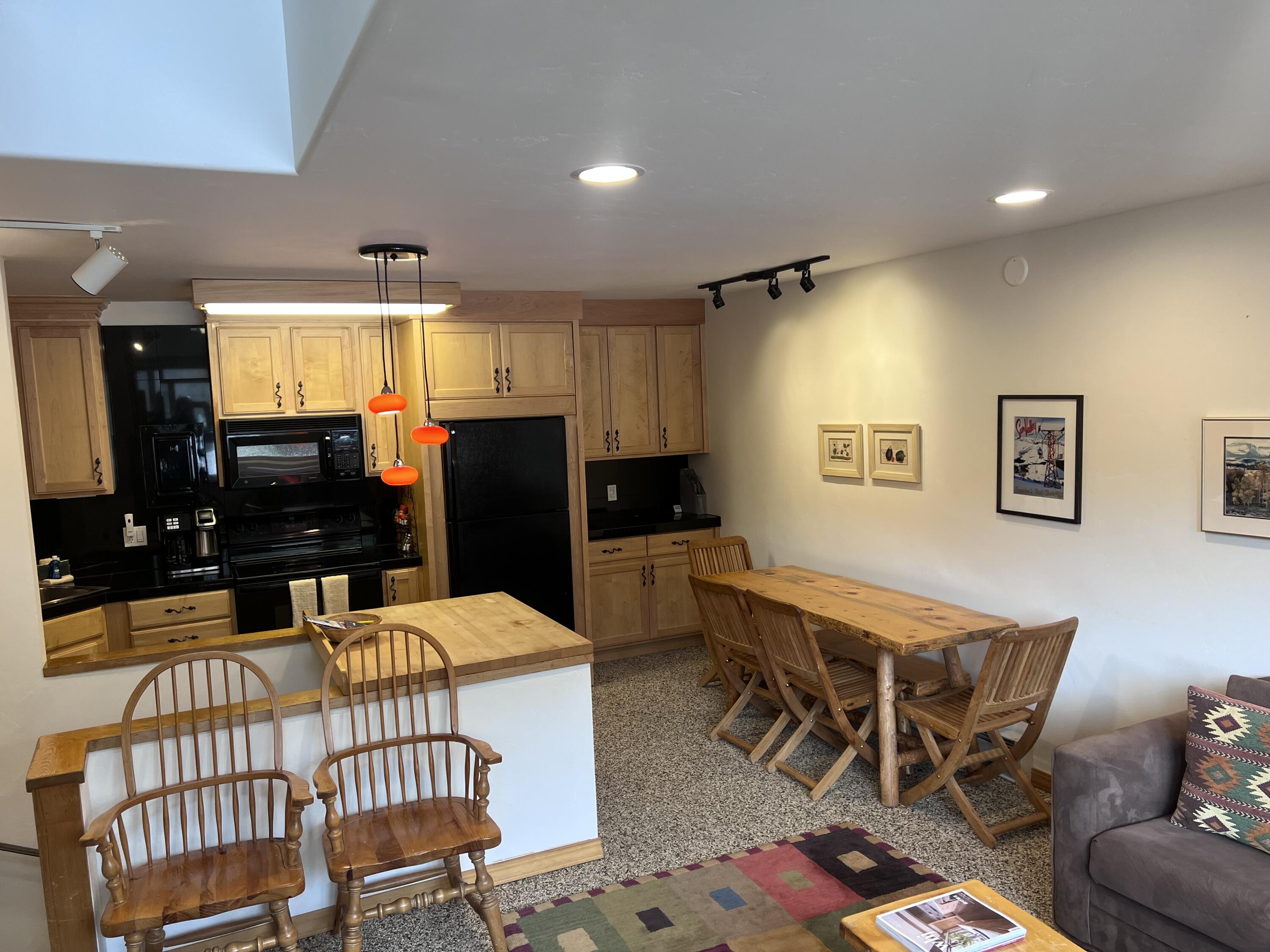 119 Picabo Street, Unit B4 / B5 Ketchum, ID 83340 - Photo 6 of 22 IMG_3538