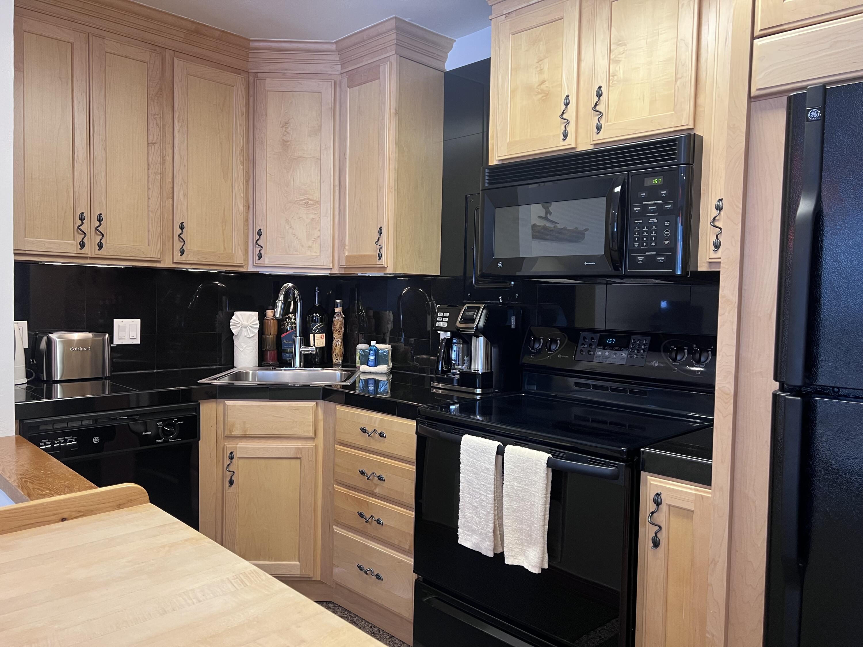 119 Picabo Street, Unit B4 / B5 Ketchum, ID 83340 - Photo 7 of 22 IMG_3546