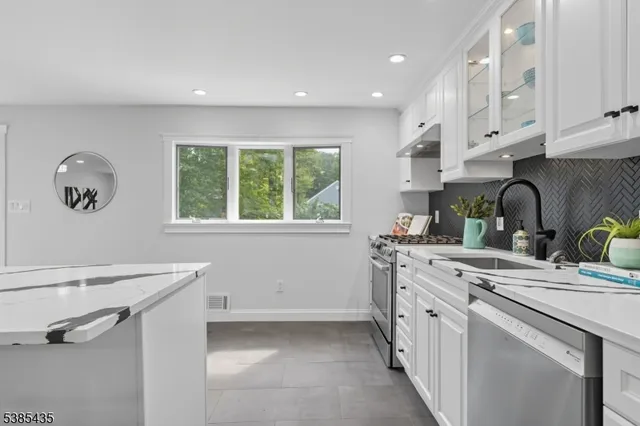 $1,299,000 | 106 Falcon Road, Livingston, NJ 07039