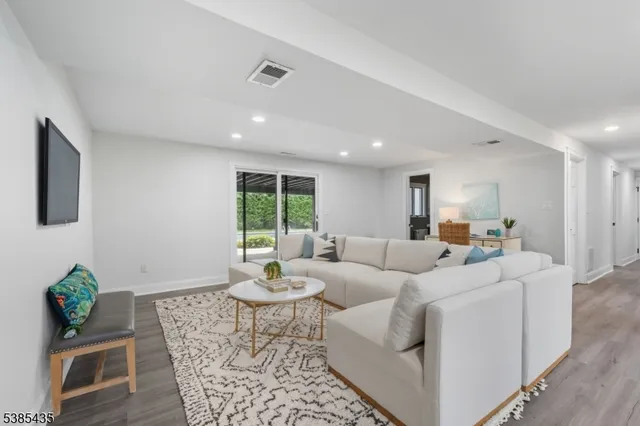 $1,299,000 | 106 Falcon Road, Livingston, NJ 07039