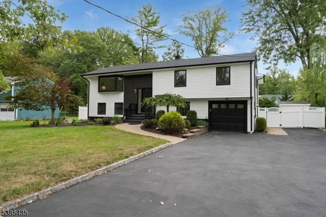 $1,299,000 | 106 Falcon Road, Livingston, NJ 07039