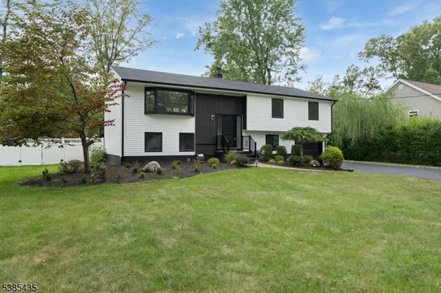 $1,299,000 | 106 Falcon Road, Livingston, NJ 07039