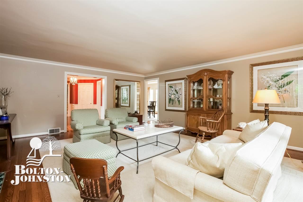 120 Stephens Road Grosse Pointe, MI 48236 - Photo 7 of 57 31294817-6.JPG