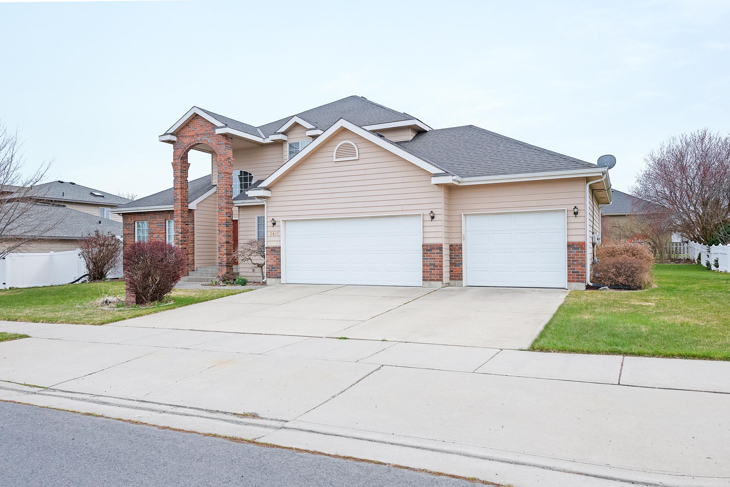 2411 West Cascade Way Spokane, WA 99208 - Photo 3 of 39 Gallery Image 3