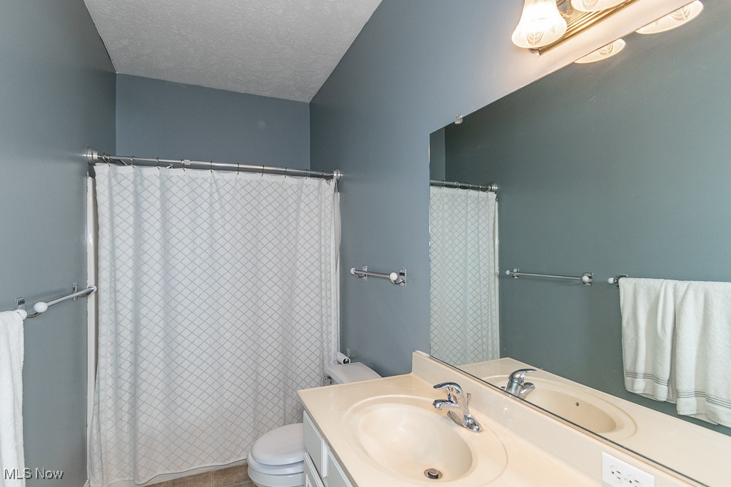 9838 Old Johnnycake Ridge Road Mentor, OH 44060 - Photo 26 of 30 Master bath