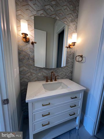 $4,400,000 | 6508 Halls Farm Lane, McLean, VA 22101