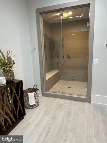 $4,400,000 | 6508 Halls Farm Lane, McLean, VA 22101