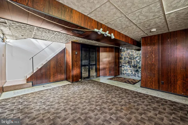 a view of interior space