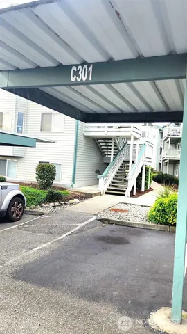 $340,000 | 485 Southwest Bayshore Drive, Unit C301, Oak Harbor, WA 98277