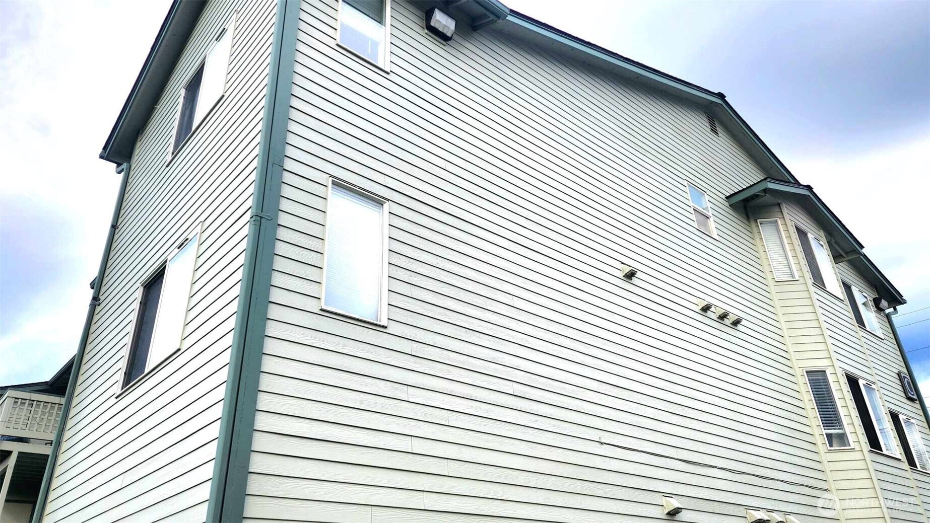 485 Southwest Bayshore Drive, Unit C301 Oak Harbor, WA 98277 - Photo 22 of 40 a view of a balcony