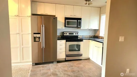 $335,000 | 485 Southwest Bayshore Drive, Unit C301, Oak Harbor, WA 98277