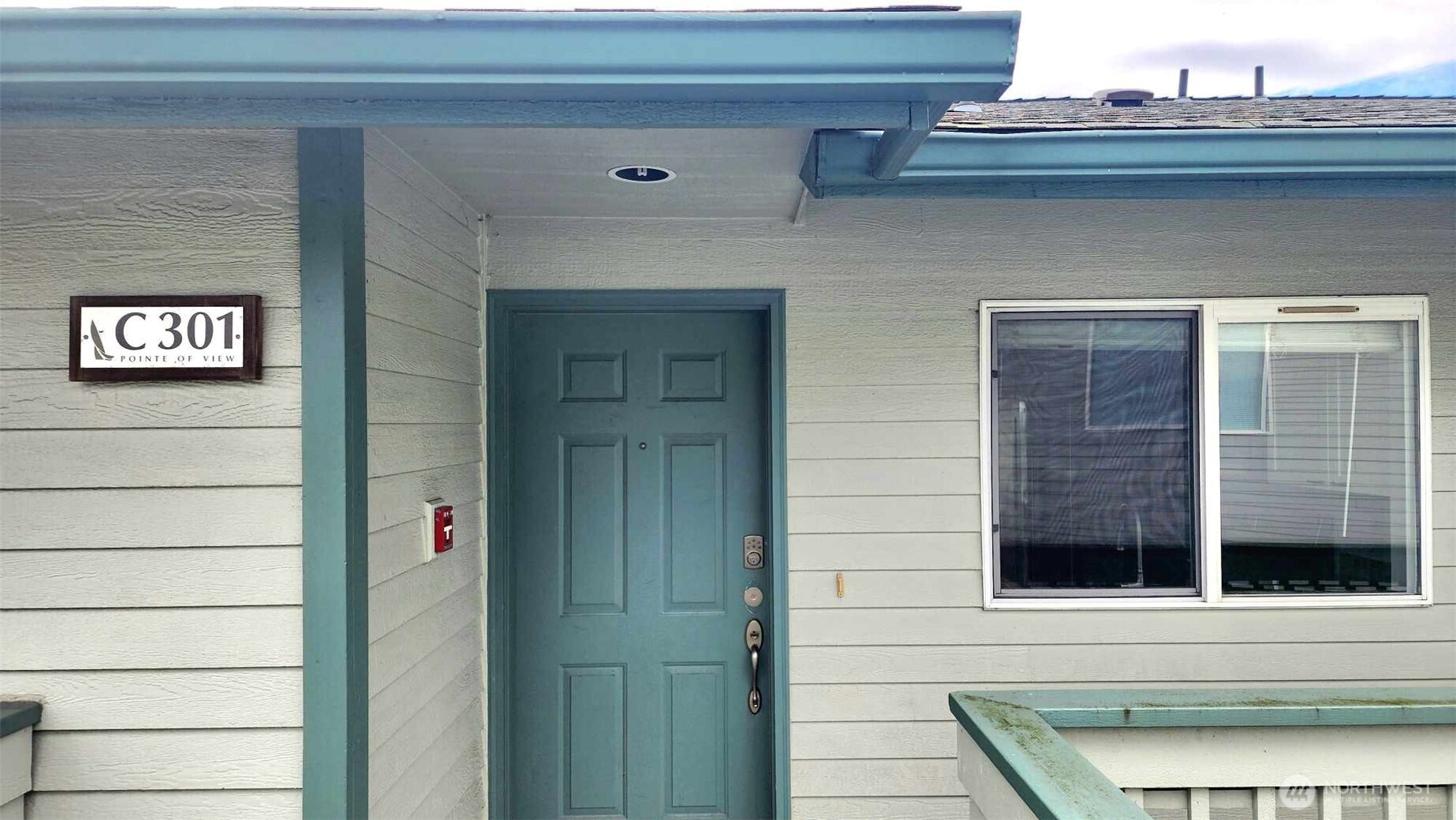 485 Southwest Bayshore Drive, Unit C301 Oak Harbor, WA 98277 - Photo 3 of 40 a view of front door