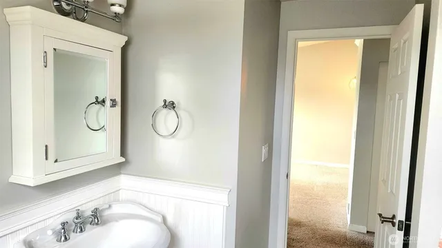 $340,000 | 485 Southwest Bayshore Drive, Unit C301, Oak Harbor, WA 98277