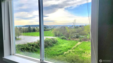 $335,000 | 485 Southwest Bayshore Drive, Unit C301, Oak Harbor, WA 98277