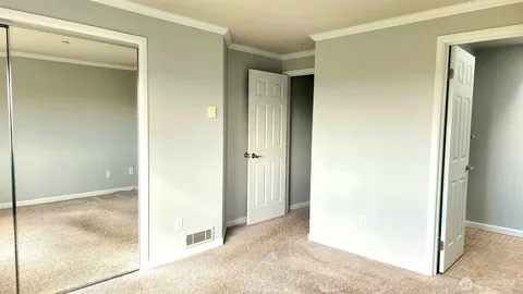 $335,000 | 485 Southwest Bayshore Drive, Unit C301, Oak Harbor, WA 98277