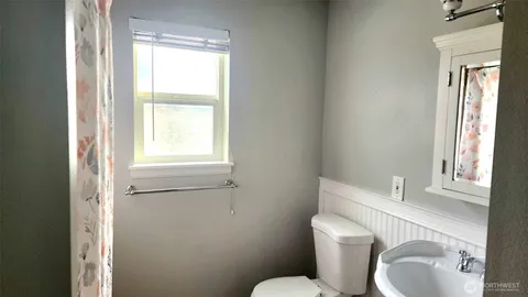 $335,000 | 485 Southwest Bayshore Drive, Unit C301, Oak Harbor, WA 98277