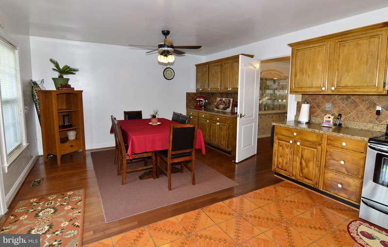 21064 View Glass Terrace Sterling, VA 20164 - Photo 2 of 29 Interior (General)