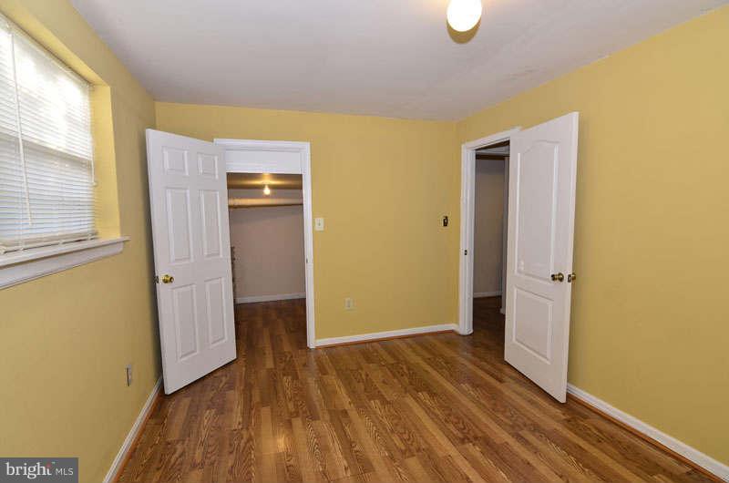 21064 View Glass Terrace Sterling, VA 20164 - Photo 23 of 29 Bedroom