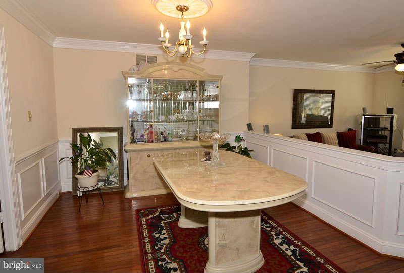 21064 View Glass Terrace Sterling, VA 20164 - Photo 6 of 29 Dining Room