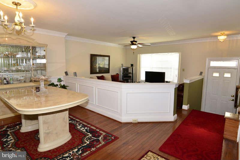 21064 View Glass Terrace Sterling, VA 20164 - Photo 7 of 29 Interior (General)