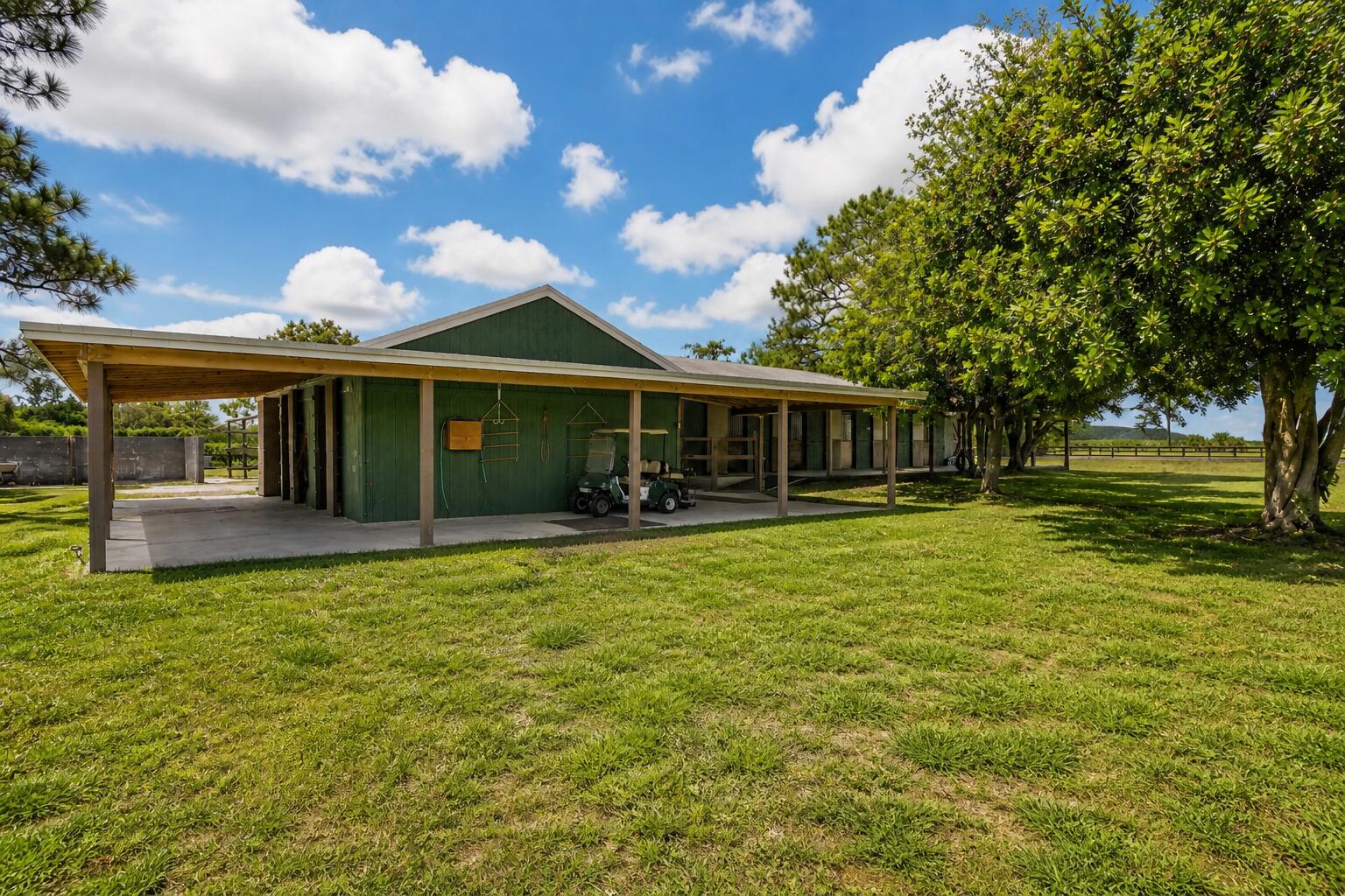 16031 Rustic Road Wellington, FL 33470 - Photo 6 of 11 Barn