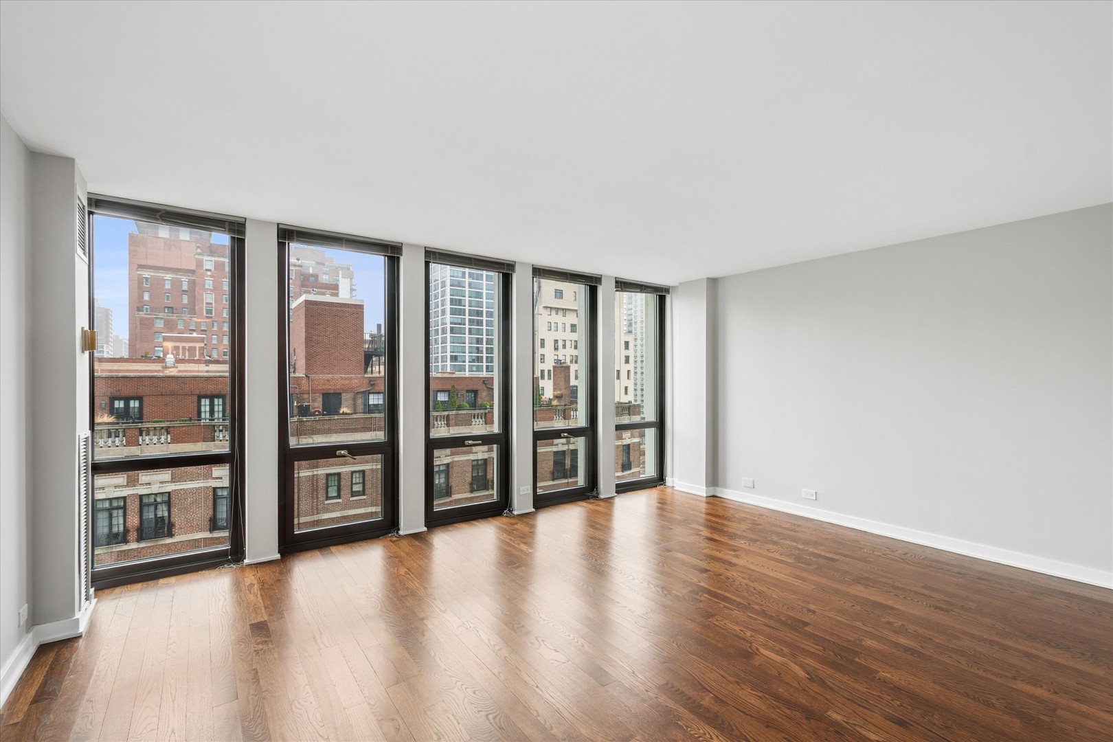 1 East Scott Street, Unit 1112 Chicago, IL 60610 - Photo 3 of 13