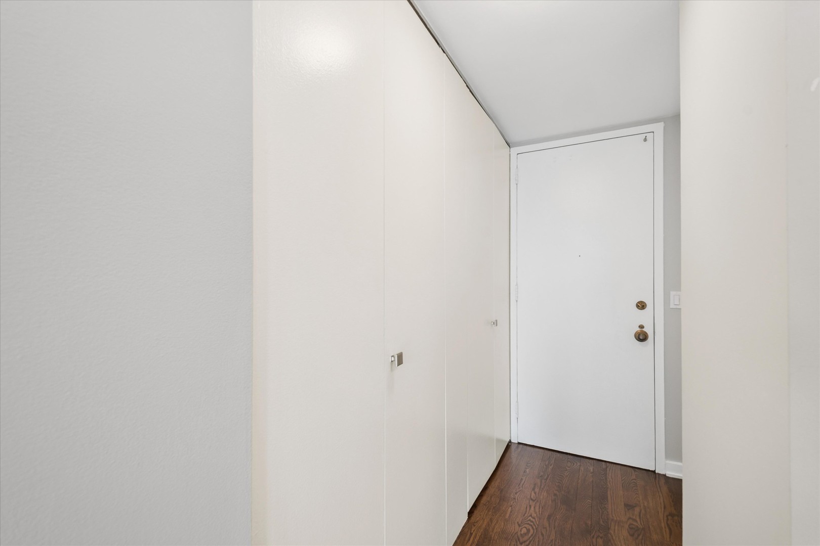 1 East Scott Street, Unit 1112 Chicago, IL 60610 - Photo 10 of 13