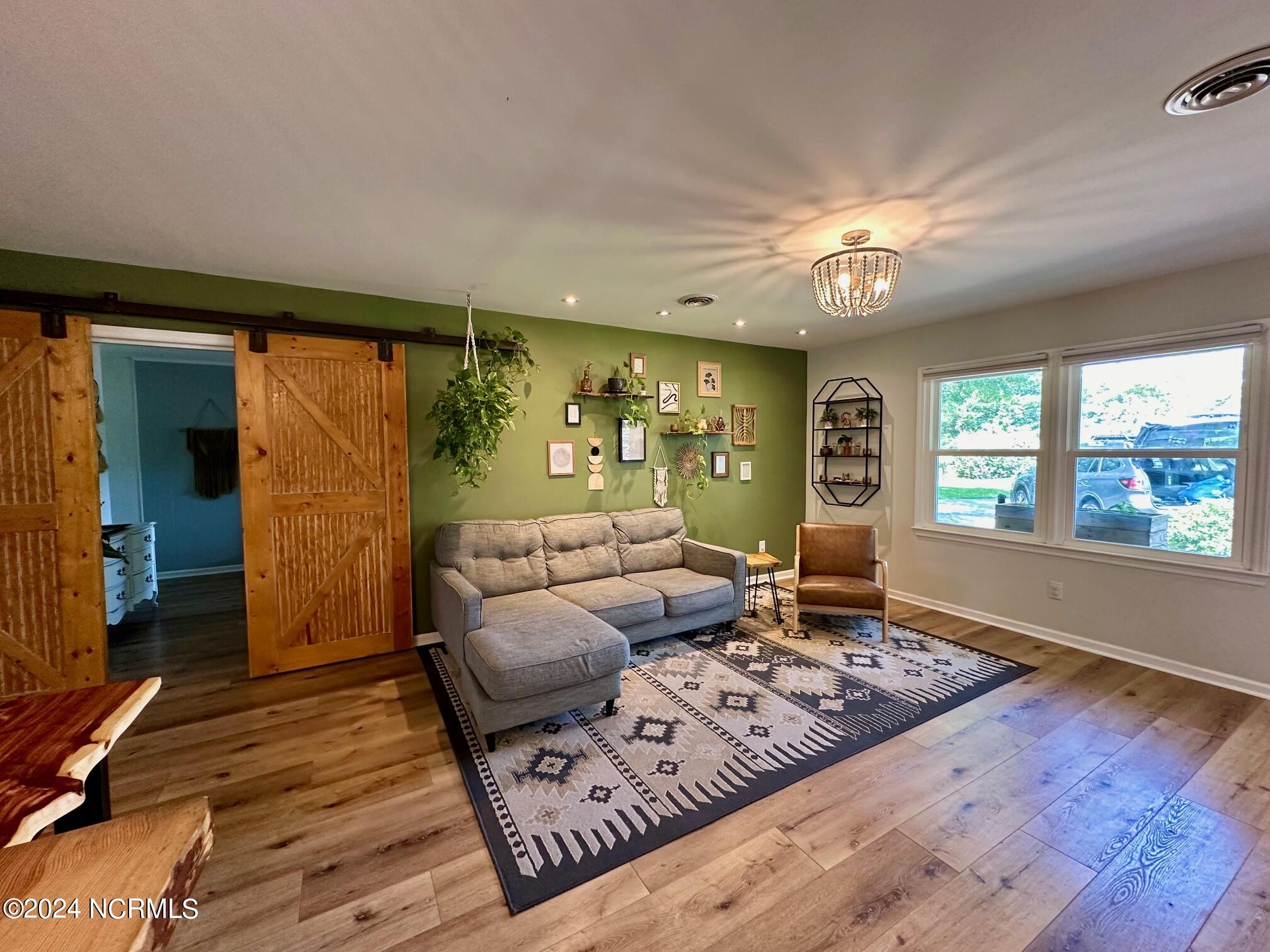 187 9 Mile Road Newport, NC 28570 - Photo 14 of 46 Living