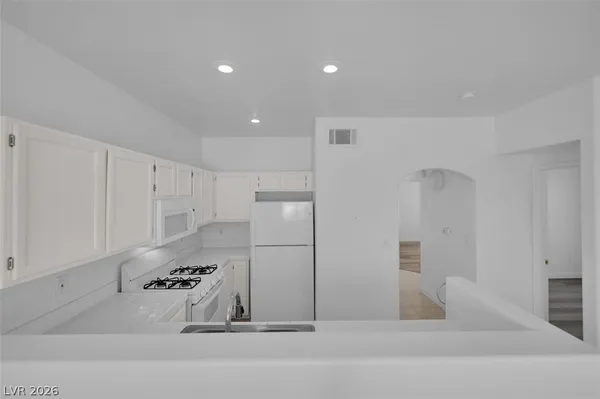 $1,395 | 5828 Vegas Drive, Las Vegas, NV 89108