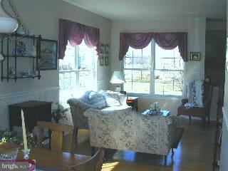 54 Manley Road Pennington, NJ 08534 - Photo 3 of 6