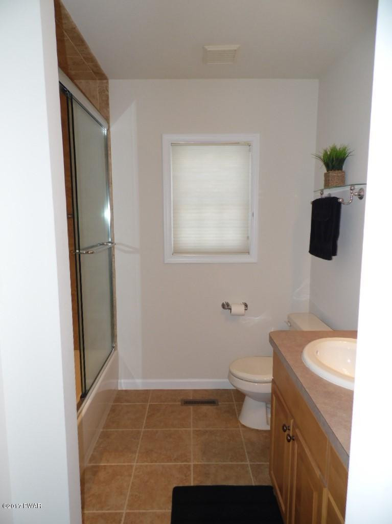 137 Hay Road Milford, PA 18337 - Photo 46 of 53 Bath 2