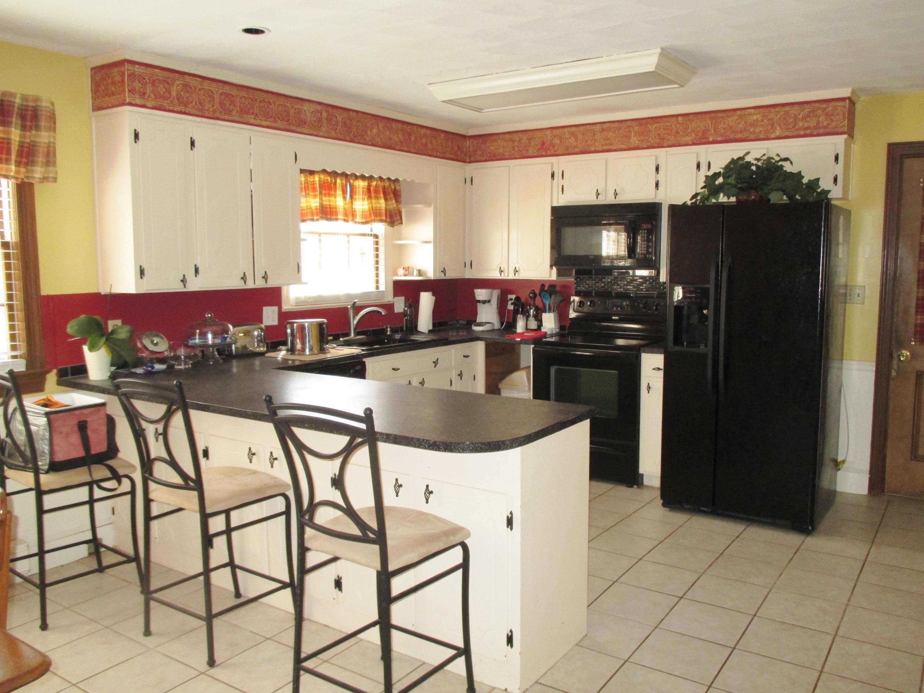 349 Arch Mill Road Buchanan, VA 24066 - Photo 8 of 42 Am kitch 2