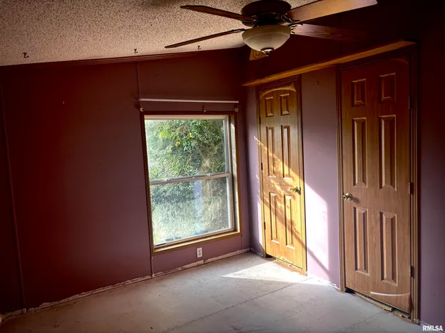 $179,900 | 4295 Lick Creek Road, Buncombe, IL 62912