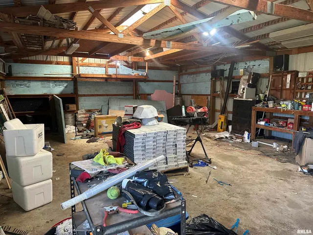 $179,900 | 4295 Lick Creek Road, Buncombe, IL 62912