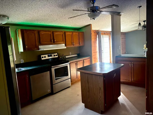 $179,900 | 4295 Lick Creek Road, Buncombe, IL 62912