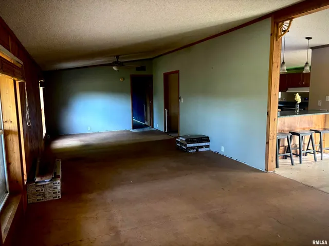 $179,900 | 4295 Lick Creek Road, Buncombe, IL 62912