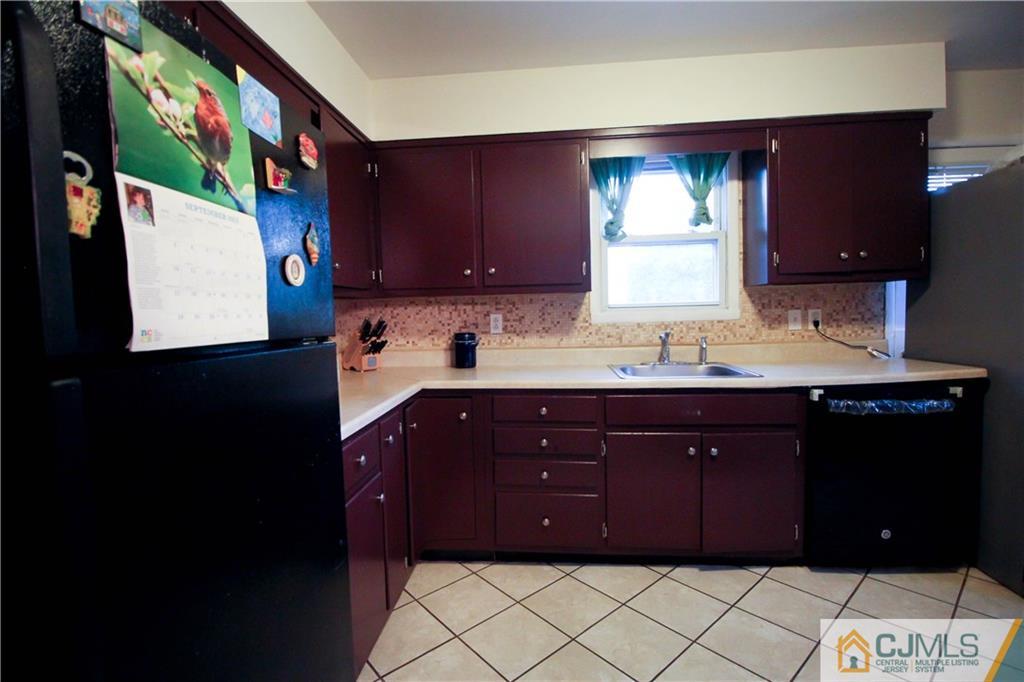 5 Fordham Road Somerset, NJ 08873 - Photo 3 of 23 Gallery Image 3