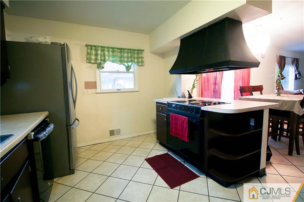 5 Fordham Road Somerset, NJ 08873 - Photo 4 of 23 Gallery Image 4