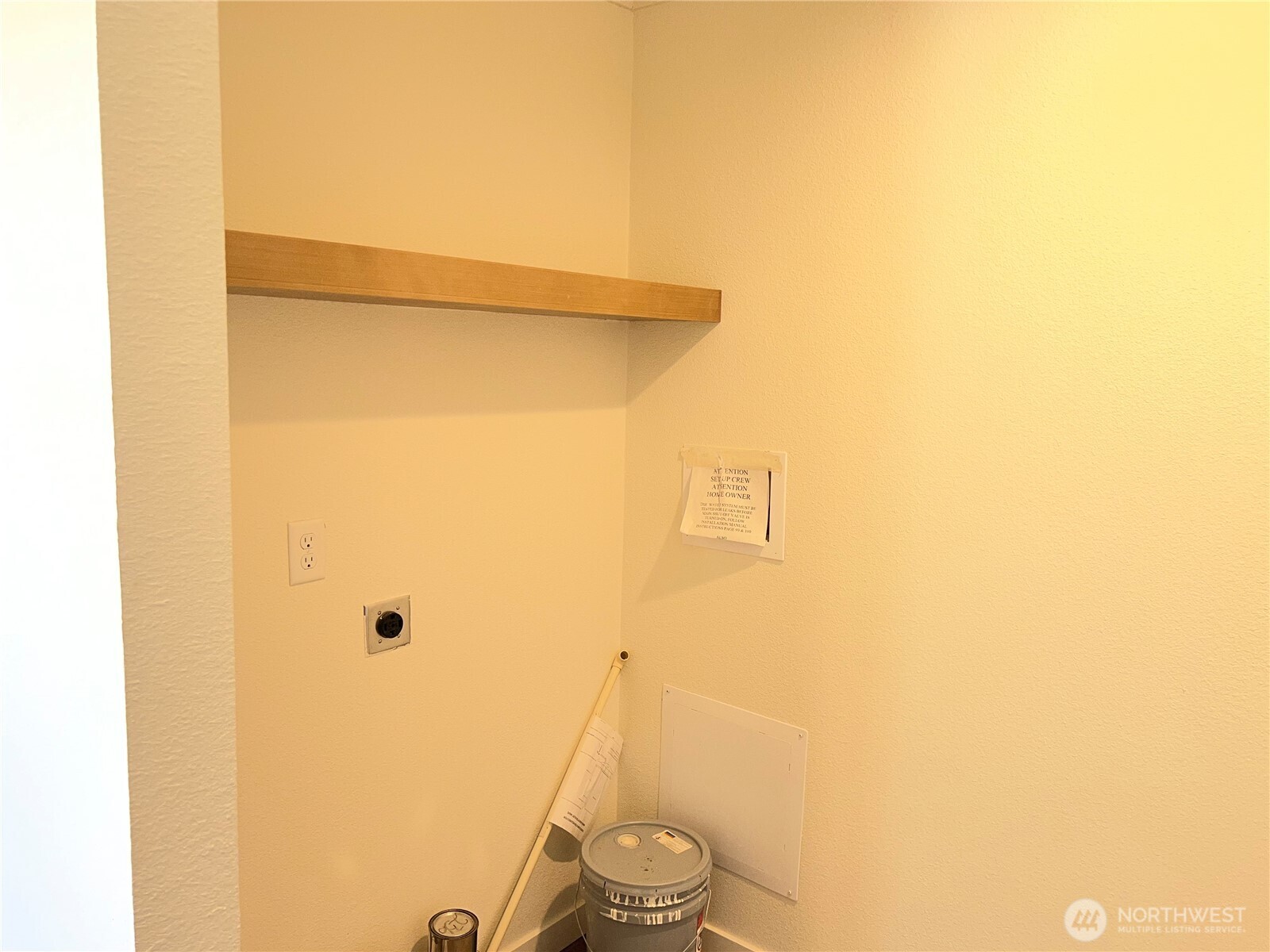 512 Southwest Berry Lake Road, Unit 21 Port Orchard, WA 98367 - Photo 18 of 19 a bathroom with a shower