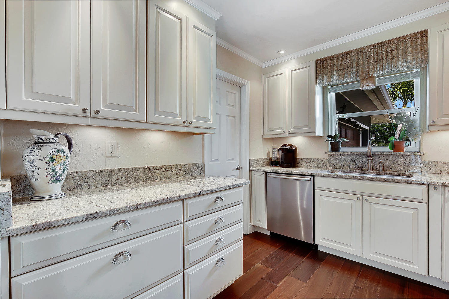 833 Northwest Spruce Ridge Drive Stuart, FL 34994 - Photo 10 of 30 Upgraded Cabinets