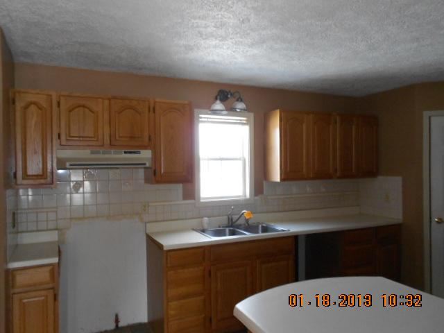 4825 Newburg Road Durand, MI 48429 - Photo 6 of 16 31139466-5.JPG