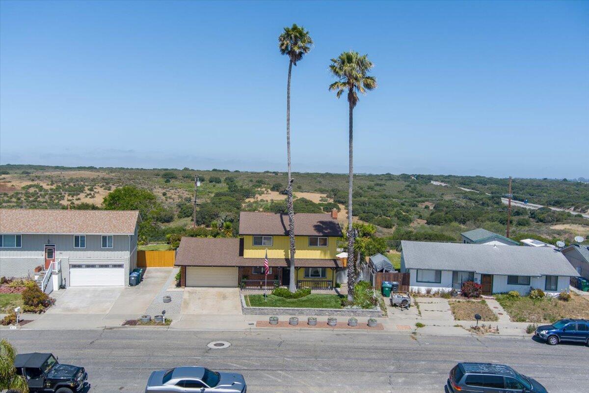 412 Milky Way Lompoc, CA 93436 - Photo 19 of 40 an aerial view of multiple houses with yard