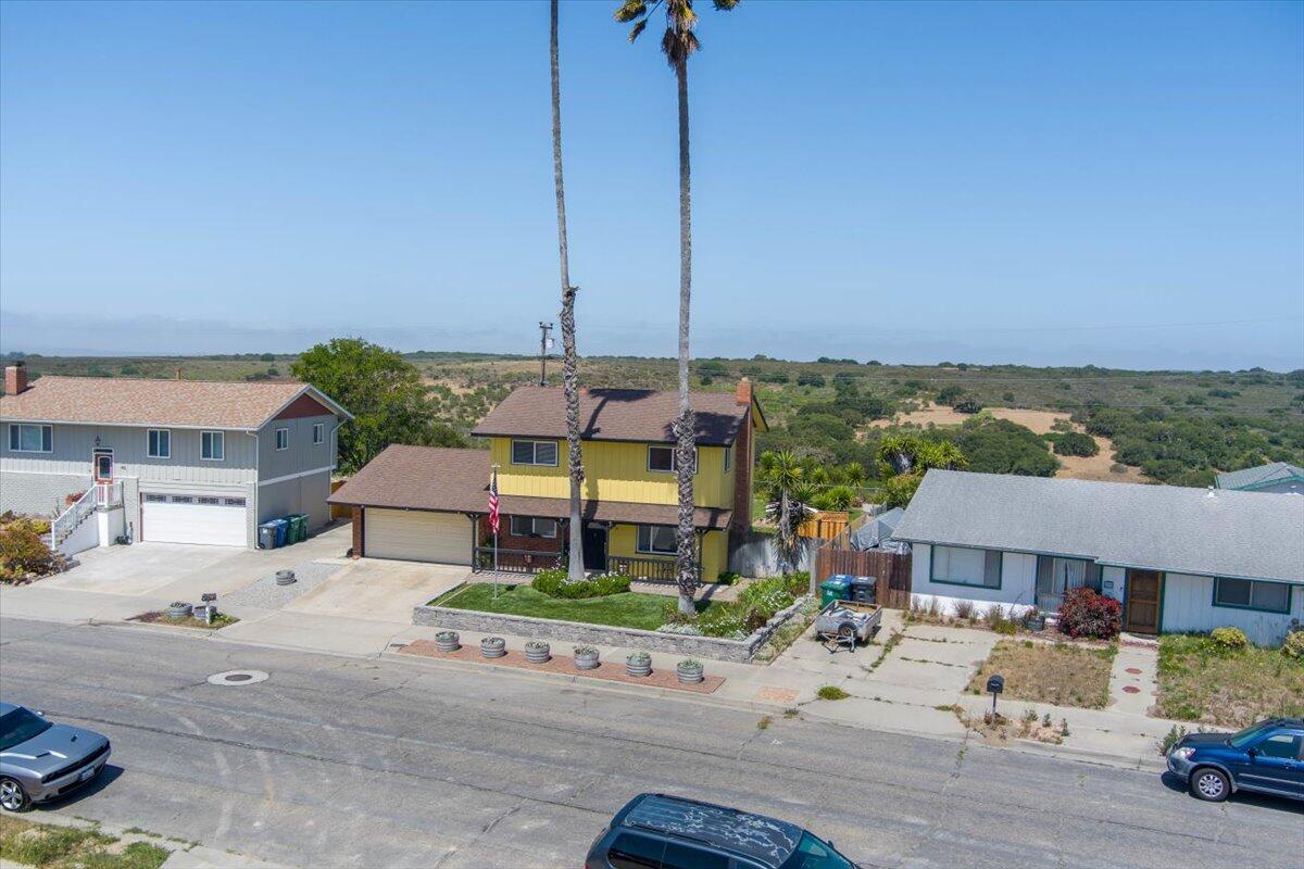 412 Milky Way Lompoc, CA 93436 - Photo 20 of 40 a view of a patio with a table and chairs