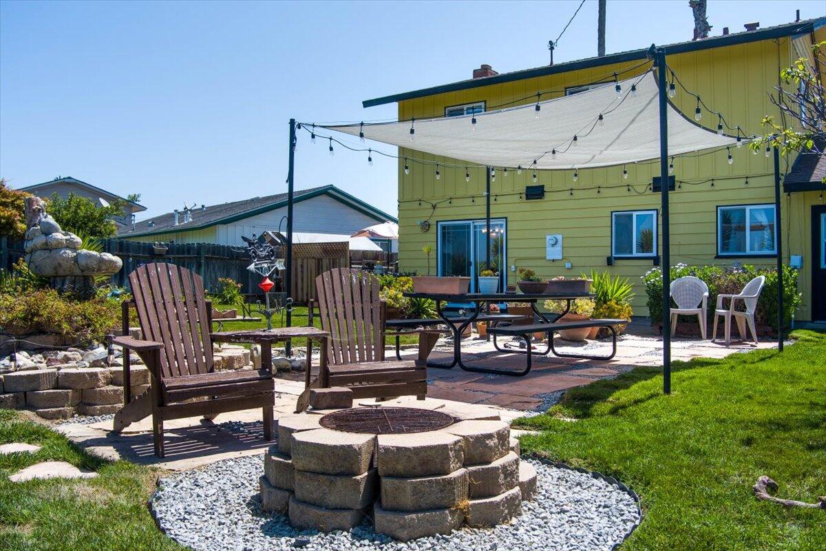 412 Milky Way Lompoc, CA 93436 - Photo 21 of 40 a building outdoor space with patio furniture