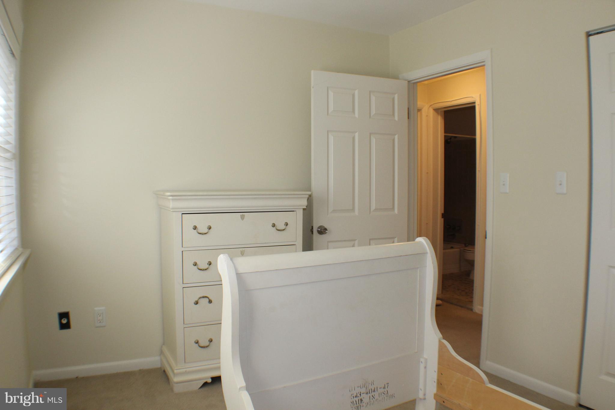 1 Center Road, Unit B4 Towson, MD 21286 - Photo 11 of 16 a utility room with dryer and washer
