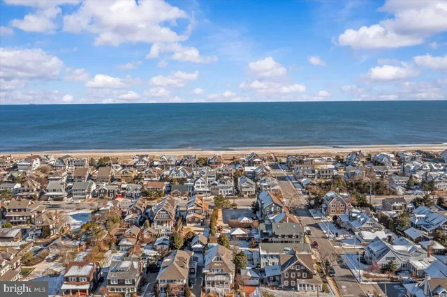 $3,900,000 | 683 Lake Avenue, Bay Head, NJ 08742